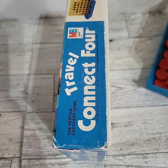 Connect Four Travel Size Board Game 1983 Milton Bradley Vertical Checkers Game - Picture 4 of 9